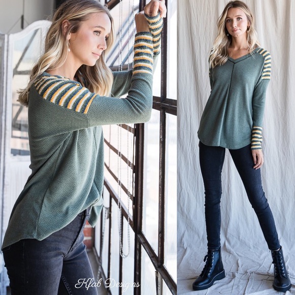 ❤️LAST 1! V Neck Waffle Knit Stripe Contrast Top! - Picture 4 of 8